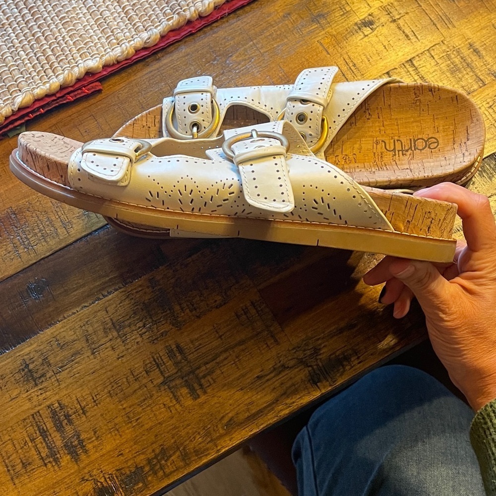Earth Cream Double Buckle Sandals - Picture 5 of 5